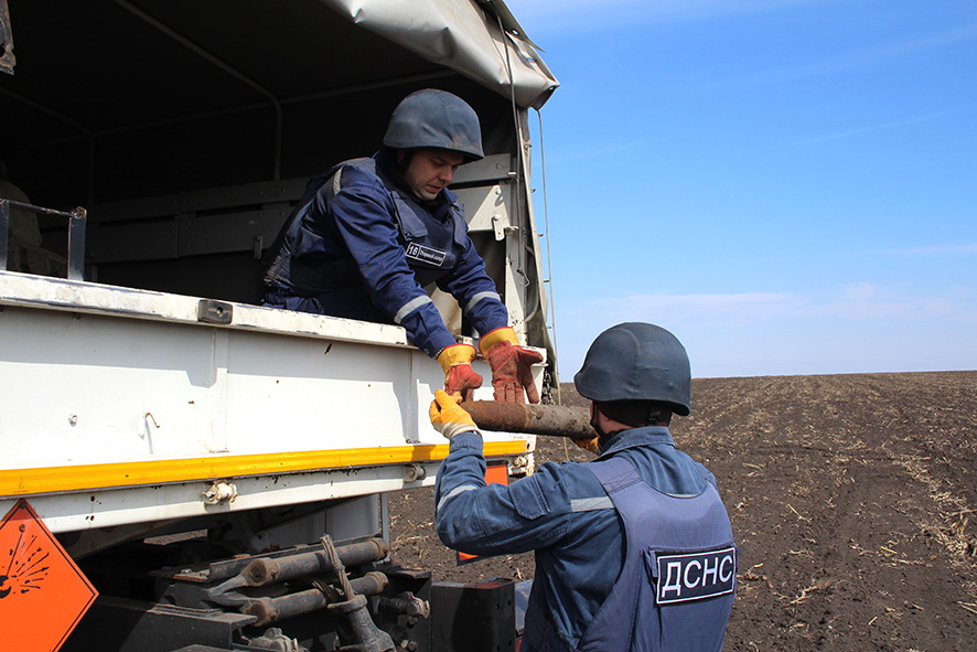 Весняний урожай виявився вибухонебезпечним. Фото з сайту poltava@dsns.gov.ua